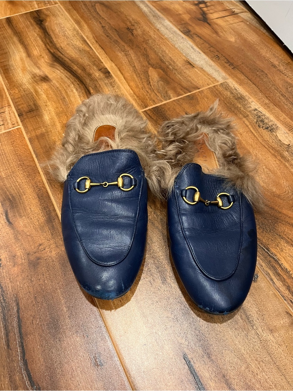 Gucci Princeton fur slides